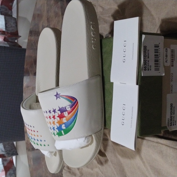 💯 Auth Gucci Slides - Picture 4 of 8